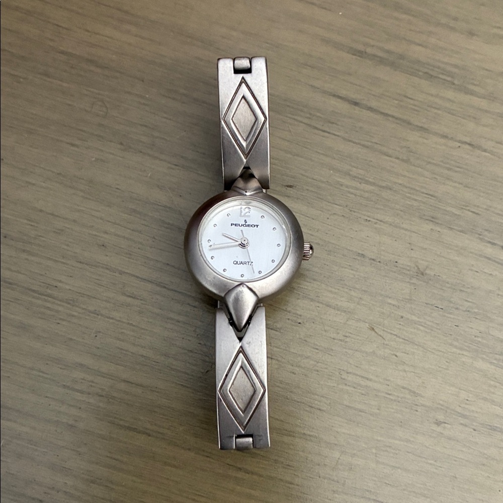 Vintage Peugeot Pulsar Silver Watch with Geometric Band, needs battery
